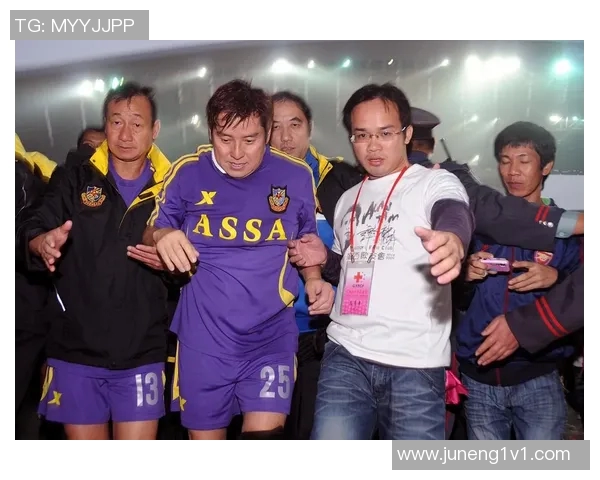 甲亢哥心目中的足球偶像是谁他为何如此痴迷于这位明星球员