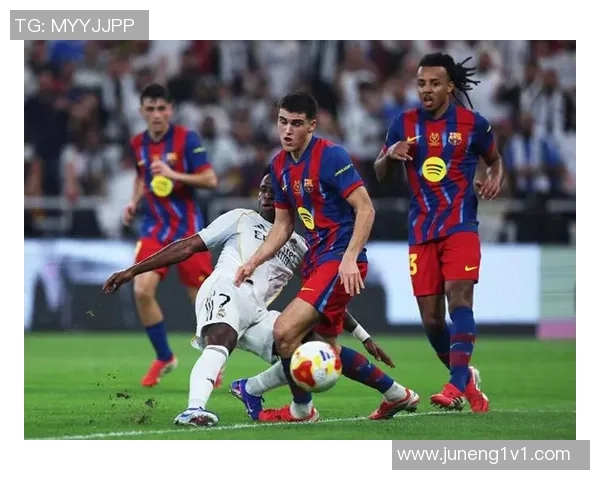 足球巨星告别赛场瞬间回顾精彩时刻与感人故事合集