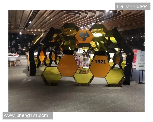 足球明星主题亚克力挂件个性定制送礼佳品时尚家居装饰品